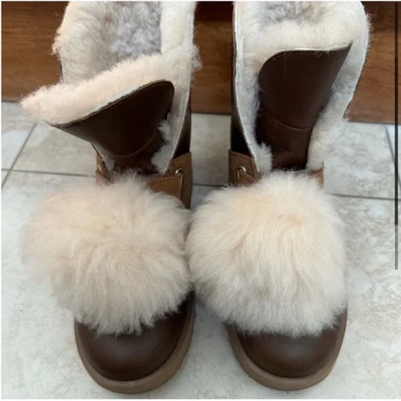 UGG boots - Picture 2 of 12